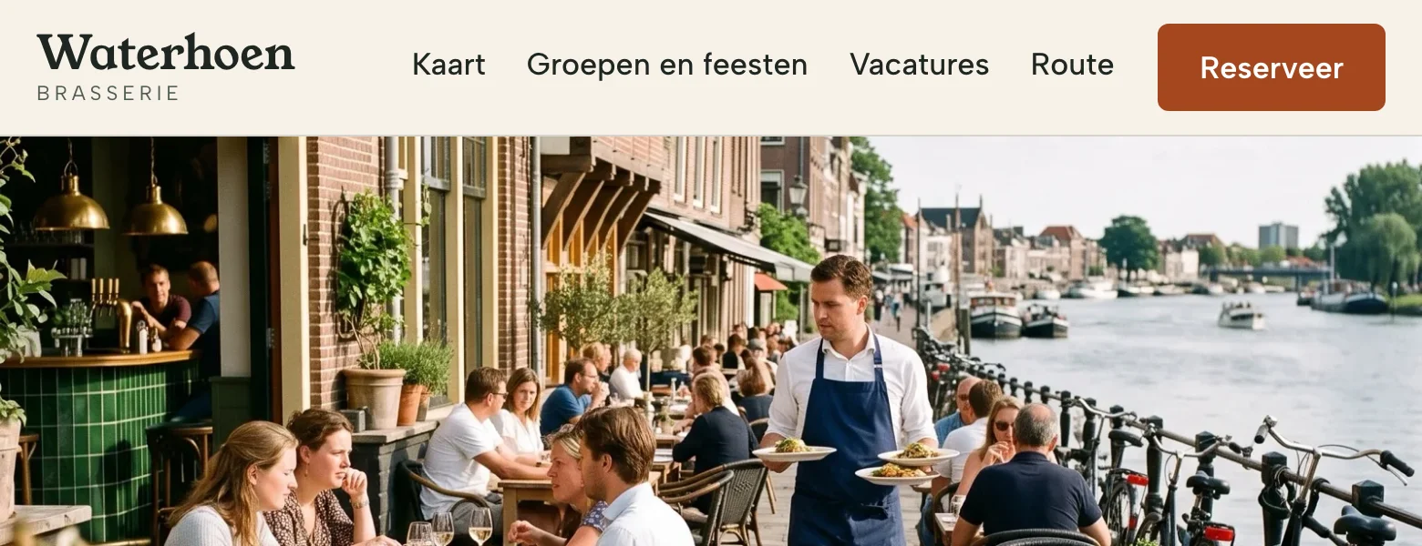 De reserveerknop bovenaan de voorbeeldsite