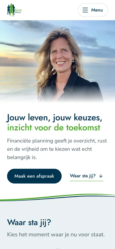 De homepage van More Advice op een telefoon